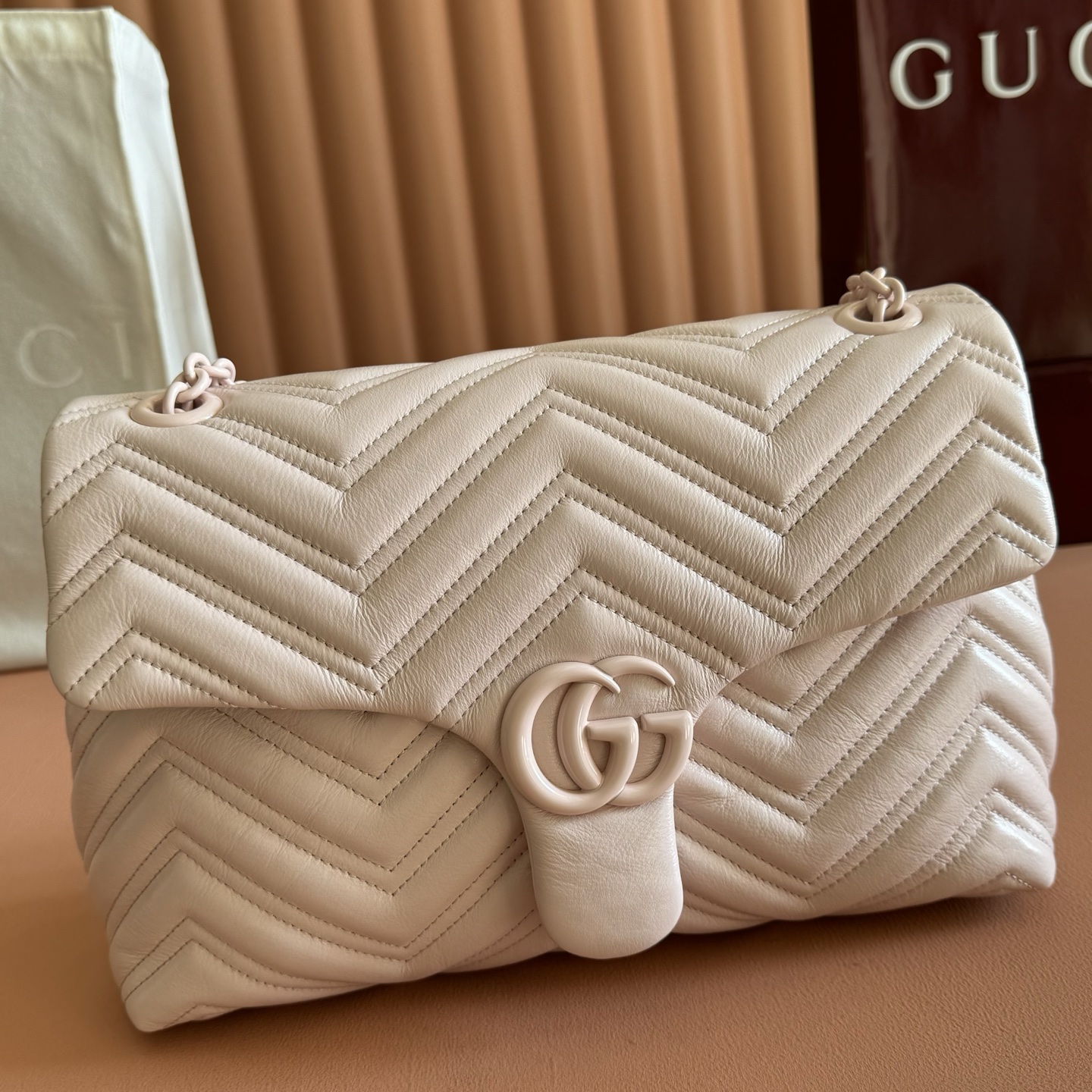 Gucci Basic Bag Cow Leather Black M