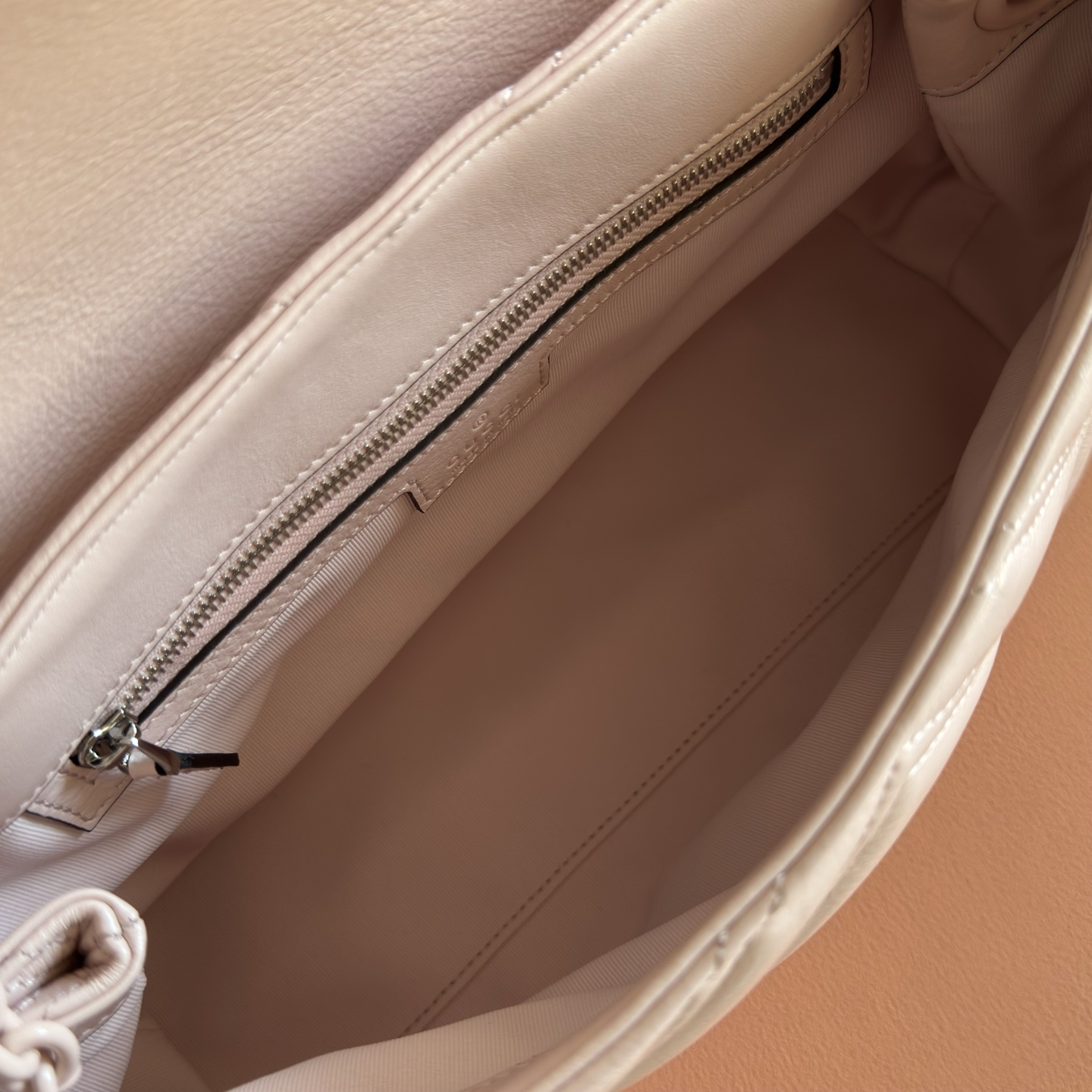 Gucci Basic Bag Cow Leather Black M