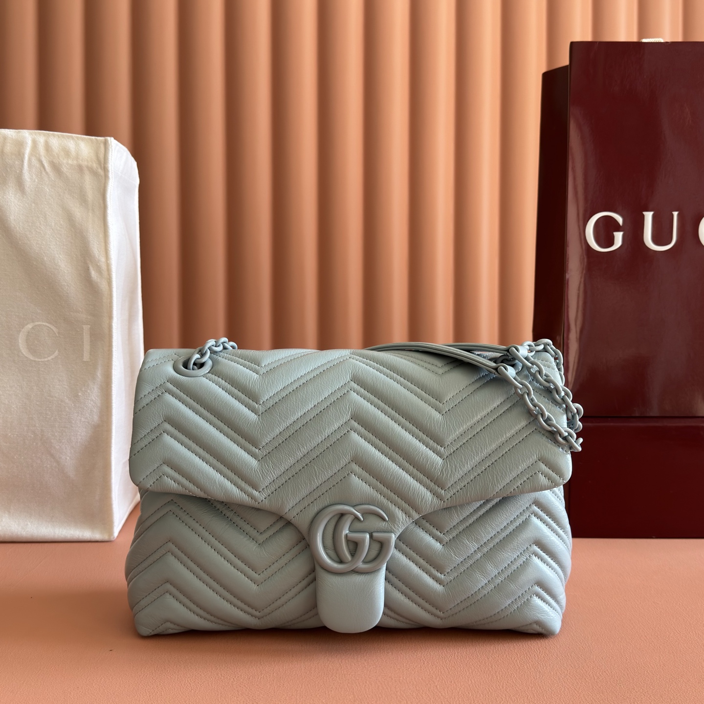 Gucci Basic Bag Cow Leather Black M