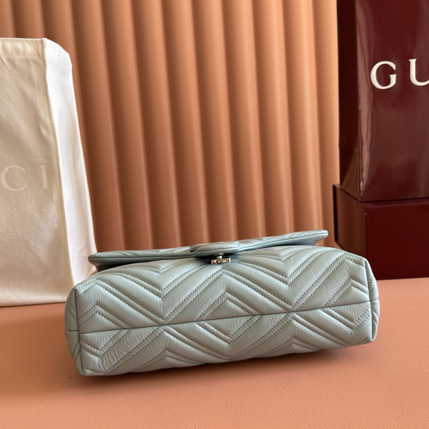 Gucci Basic Bag Cow Leather Black M