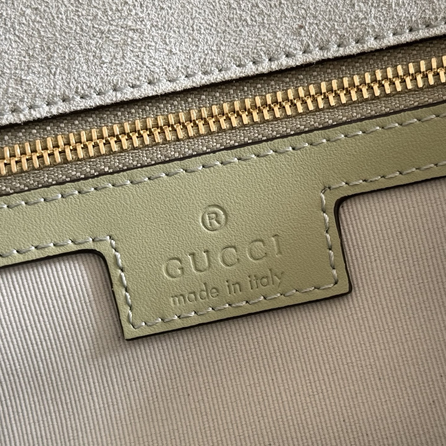 Gucci Shoulder Bag Silver M