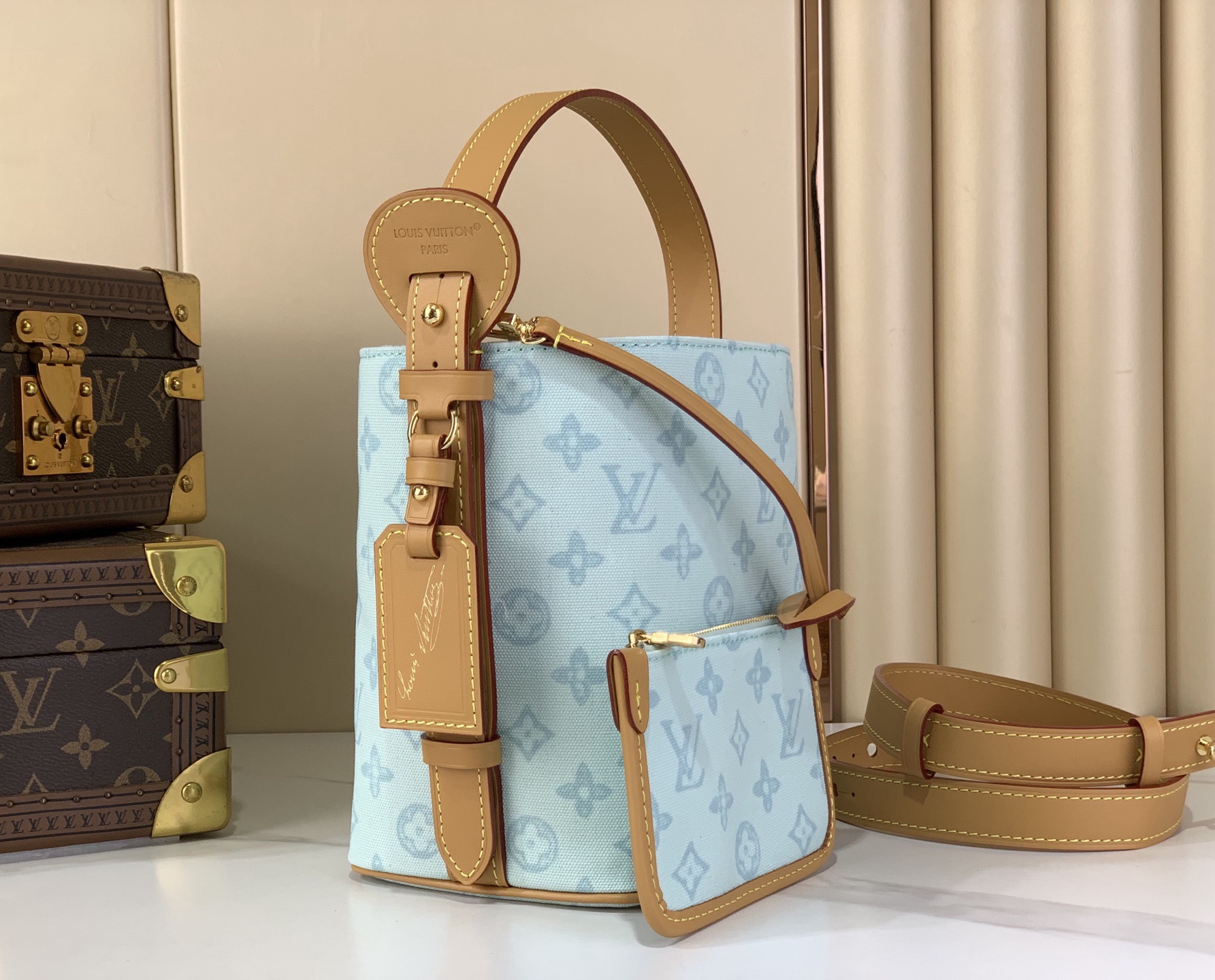 Louis Vuitton Basic Bag Canvas Gold M-l