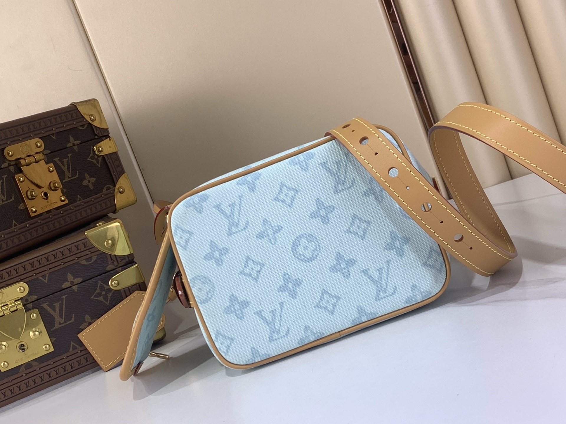 Louis Vuitton Basic Bag Canvas Gold M-l