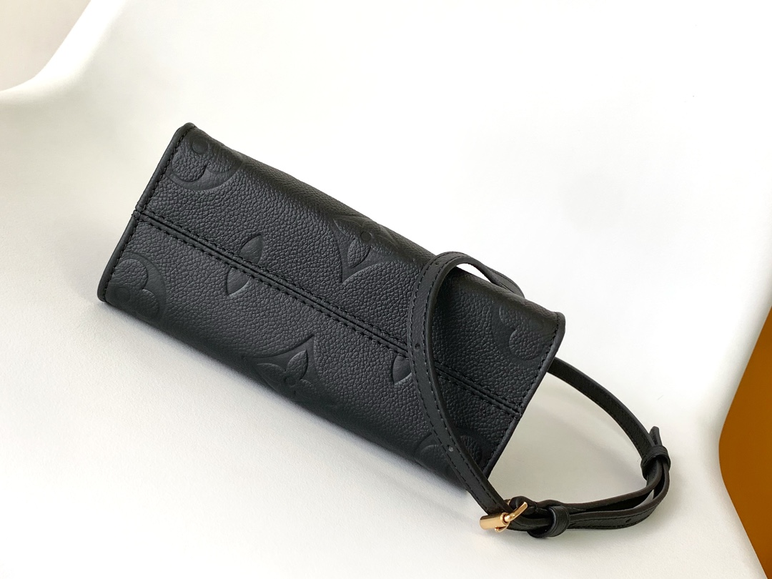 Louis Vuitton Basic Bag Cow Leather Black M