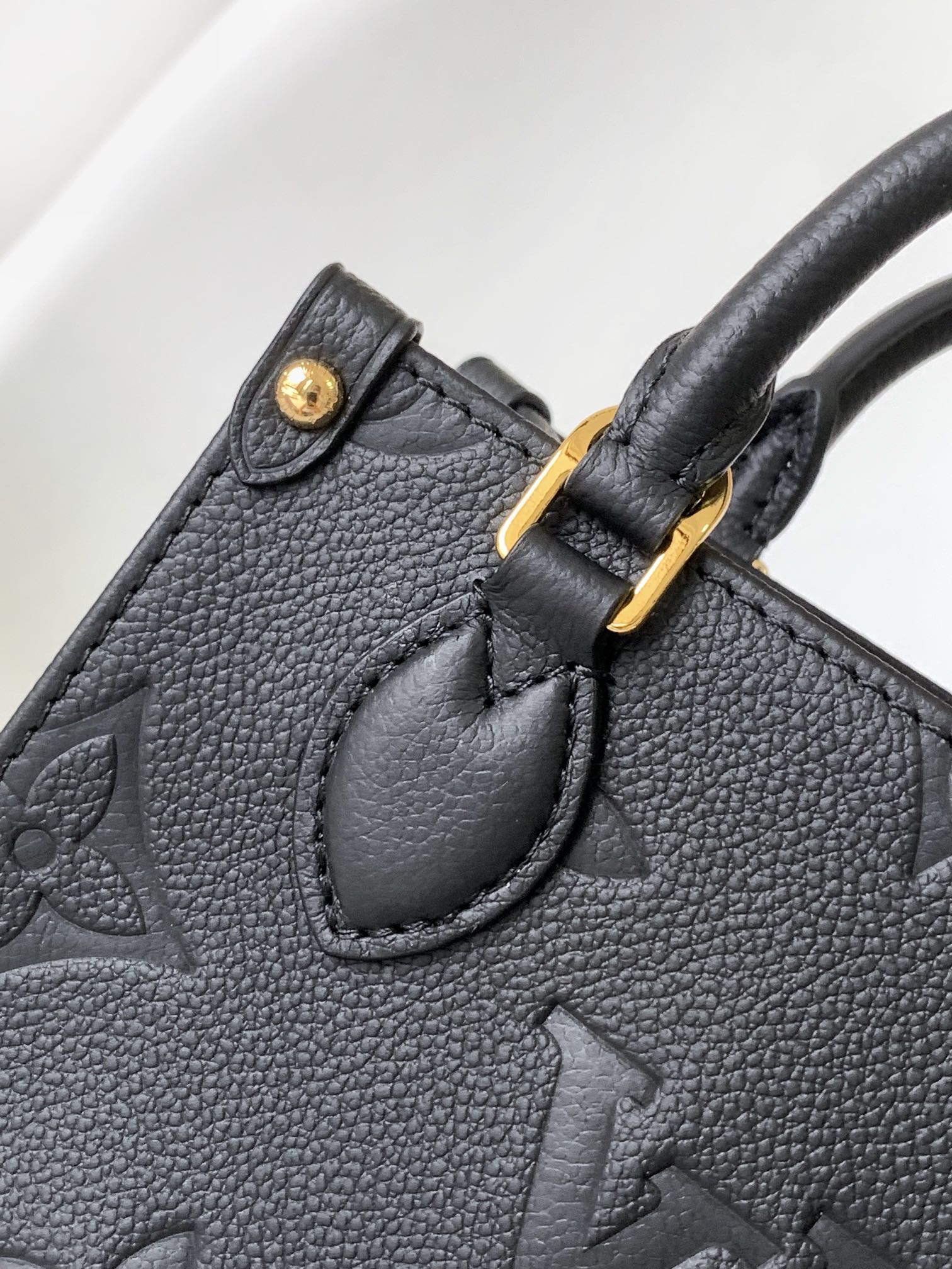 Louis Vuitton Basic Bag Cow Leather Black M