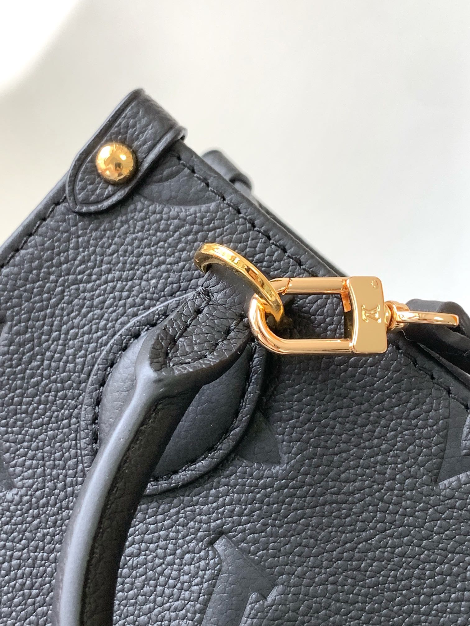 Louis Vuitton Basic Bag Cow Leather Black M