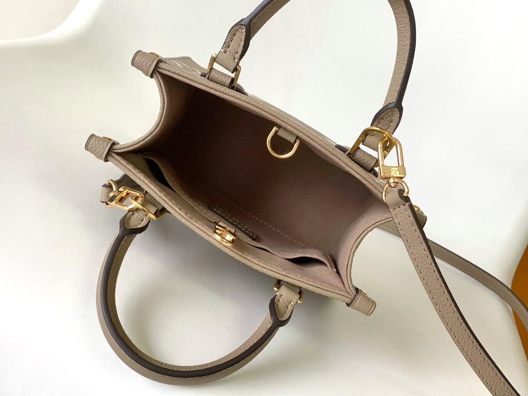 Louis Vuitton Basic Bag Cow Leather Black M