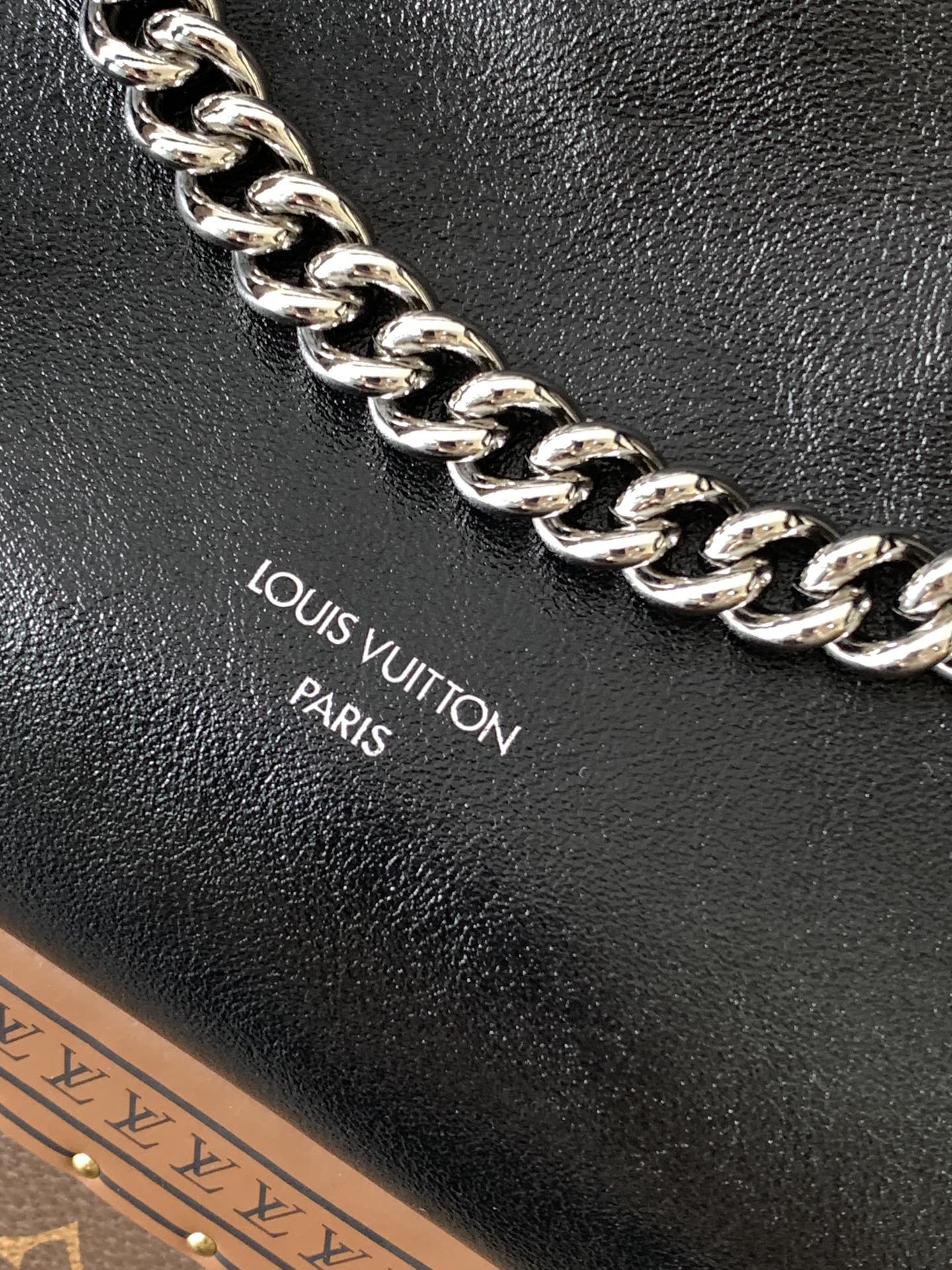 Louis Vuitton Basic Bag Cow Leather M-l