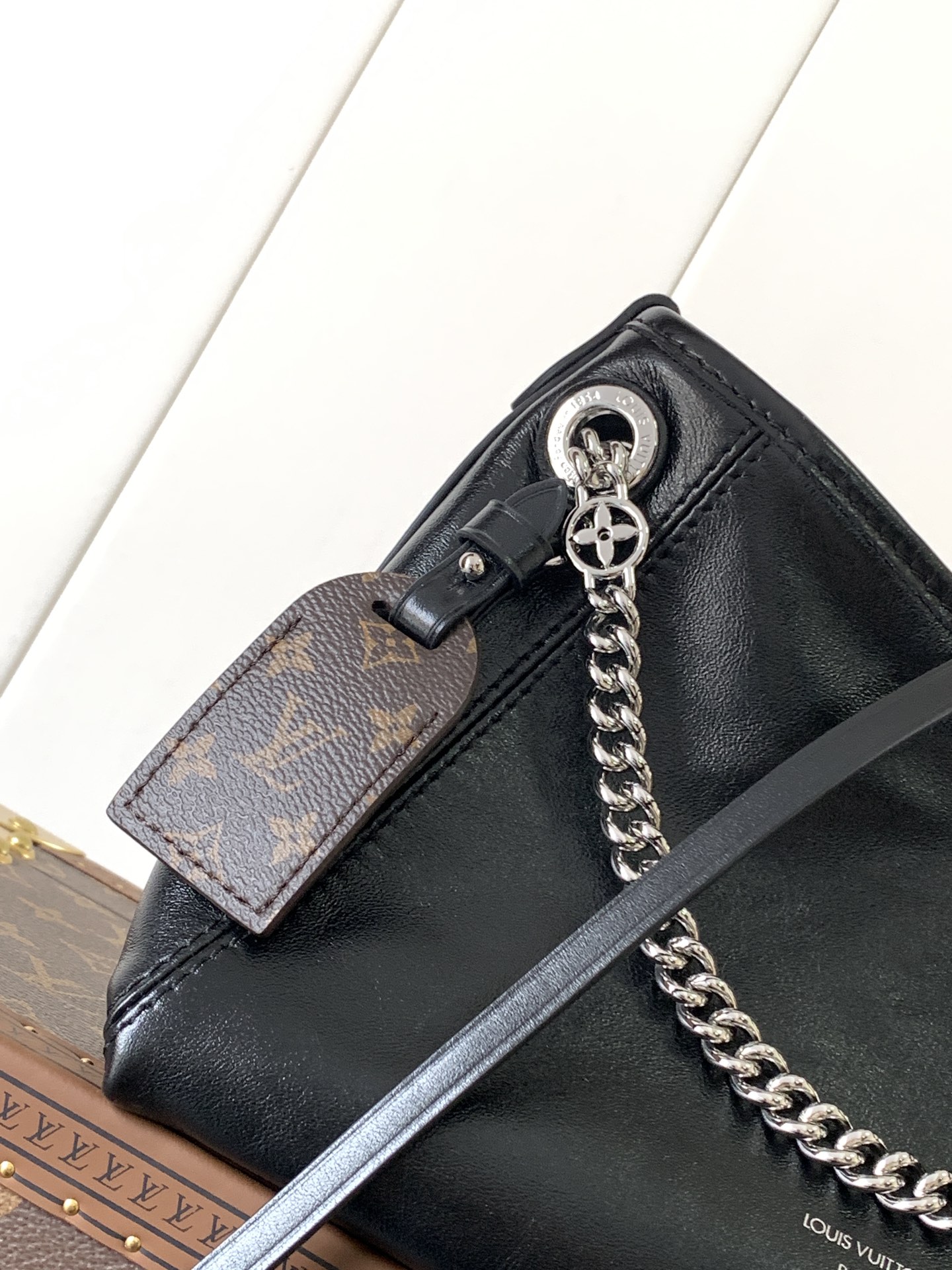 Louis Vuitton Basic Bag Cow Leather M-l
