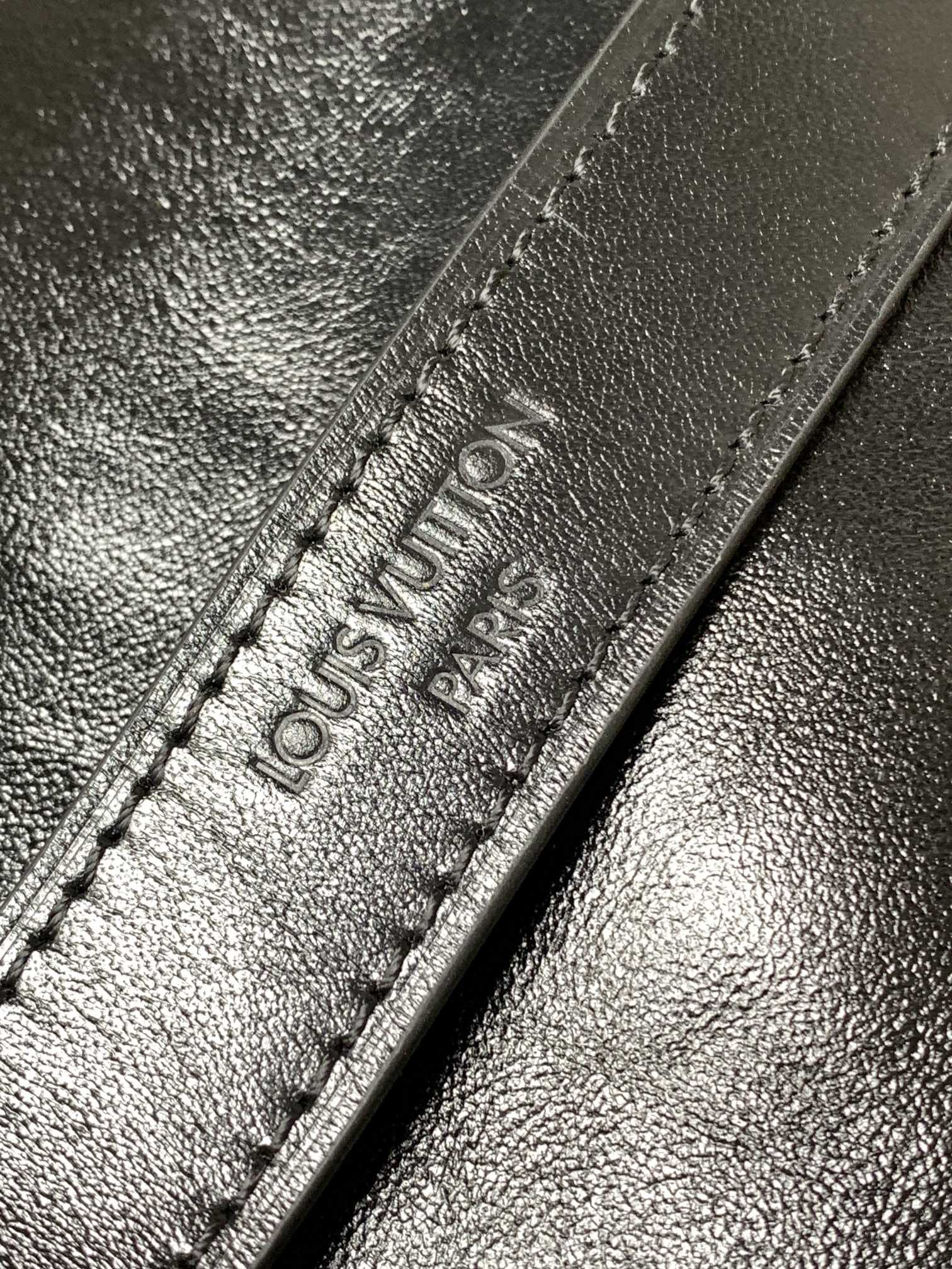 Louis Vuitton Basic Bag Cow Leather M-l