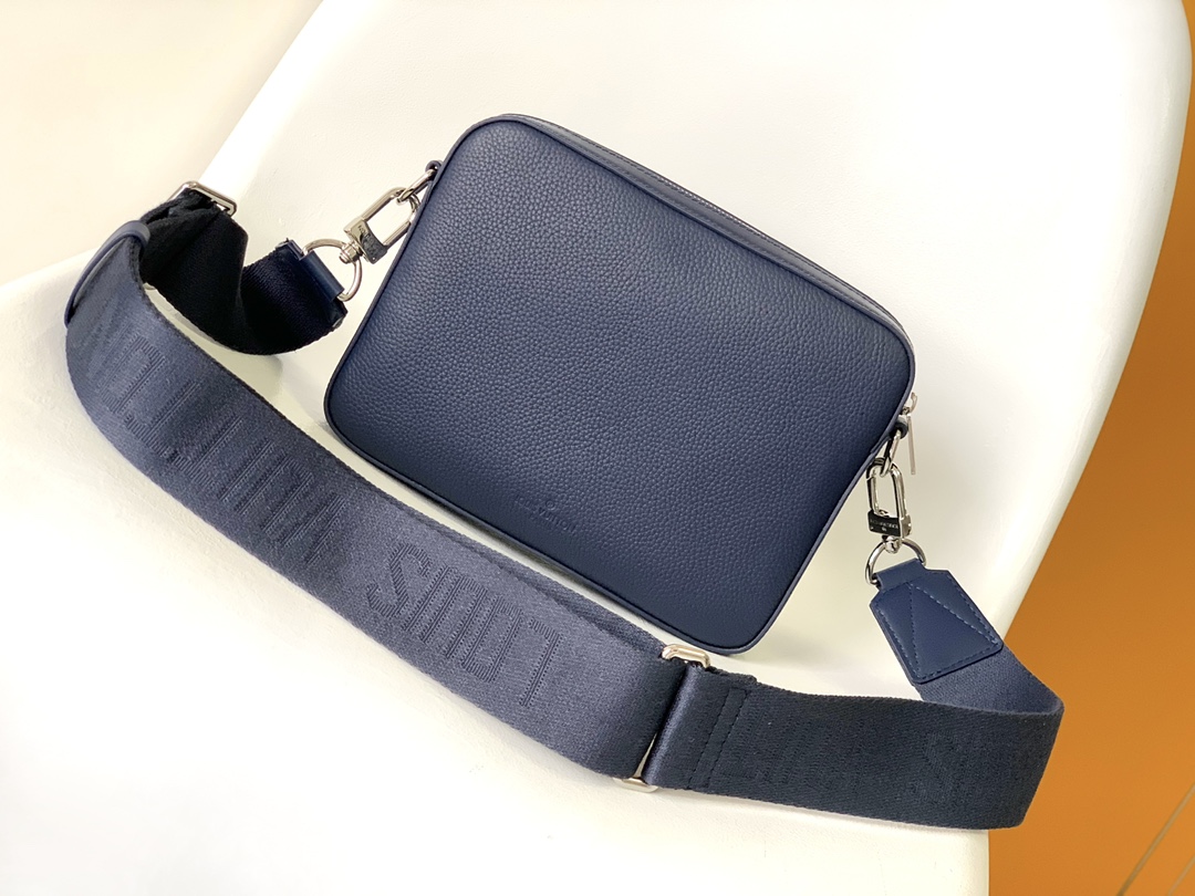 Louis Vuitton Messenger Bag Cow Leather Black M-l-s