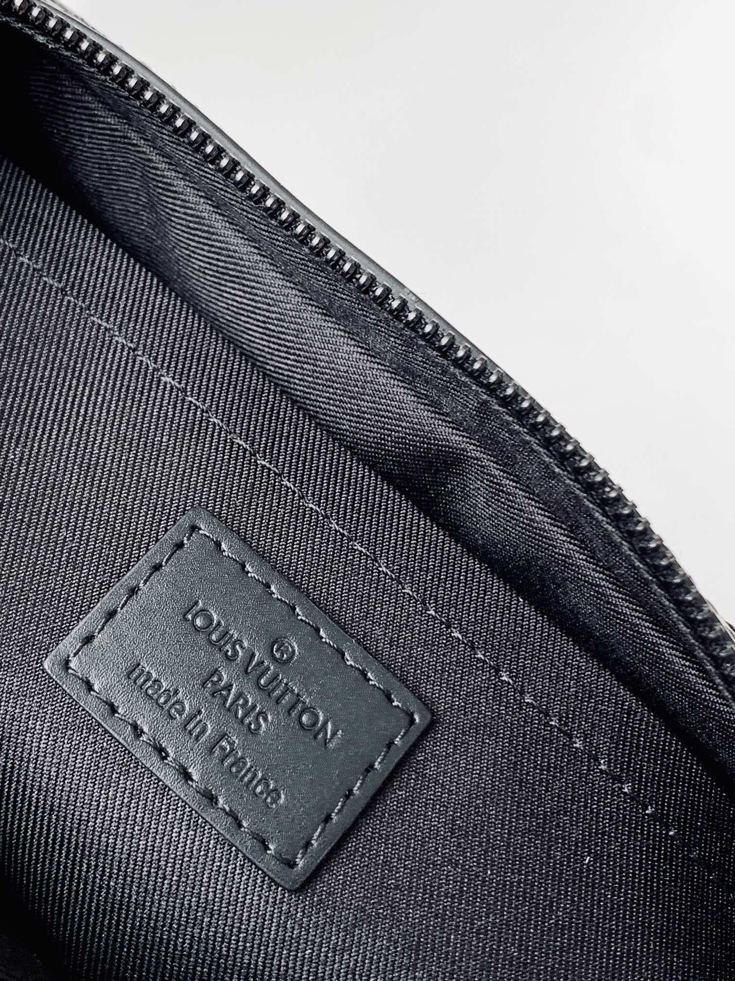 Louis Vuitton Messenger Bag Cow Leather Black M-l-s