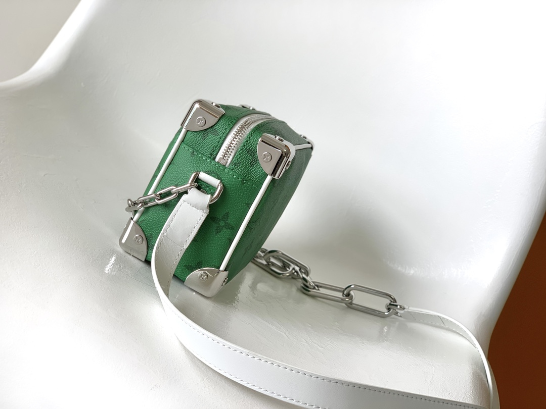 Louis Vuitton Basic Bag Canvas Green M-l-s