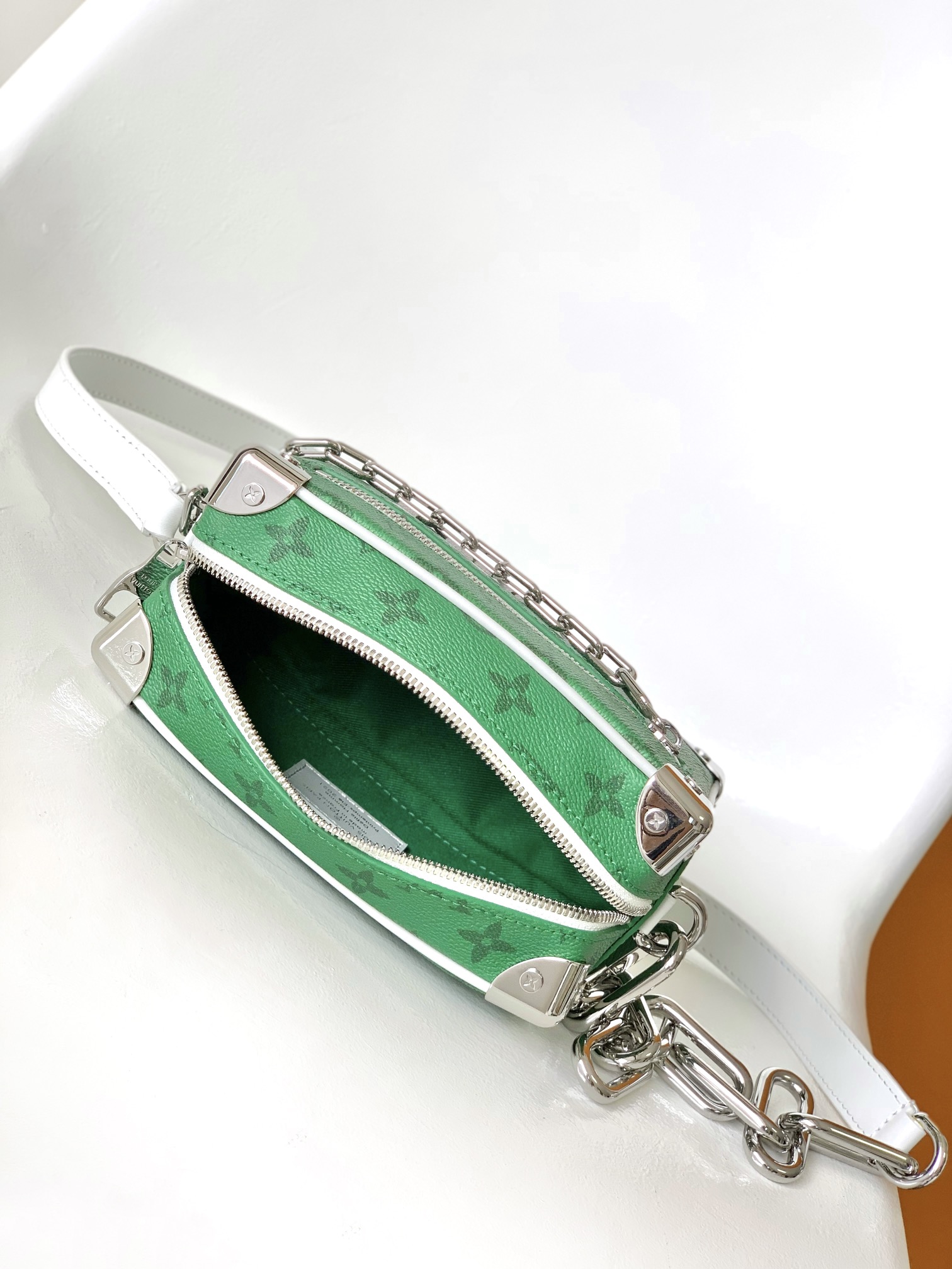 Louis Vuitton Basic Bag Canvas Green M-l-s