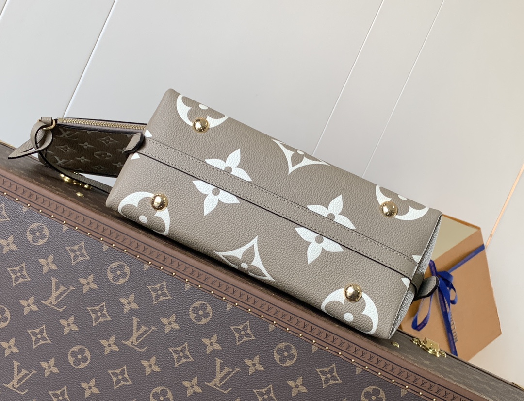 Louis Vuitton Basic Bag Cow Leather M-l