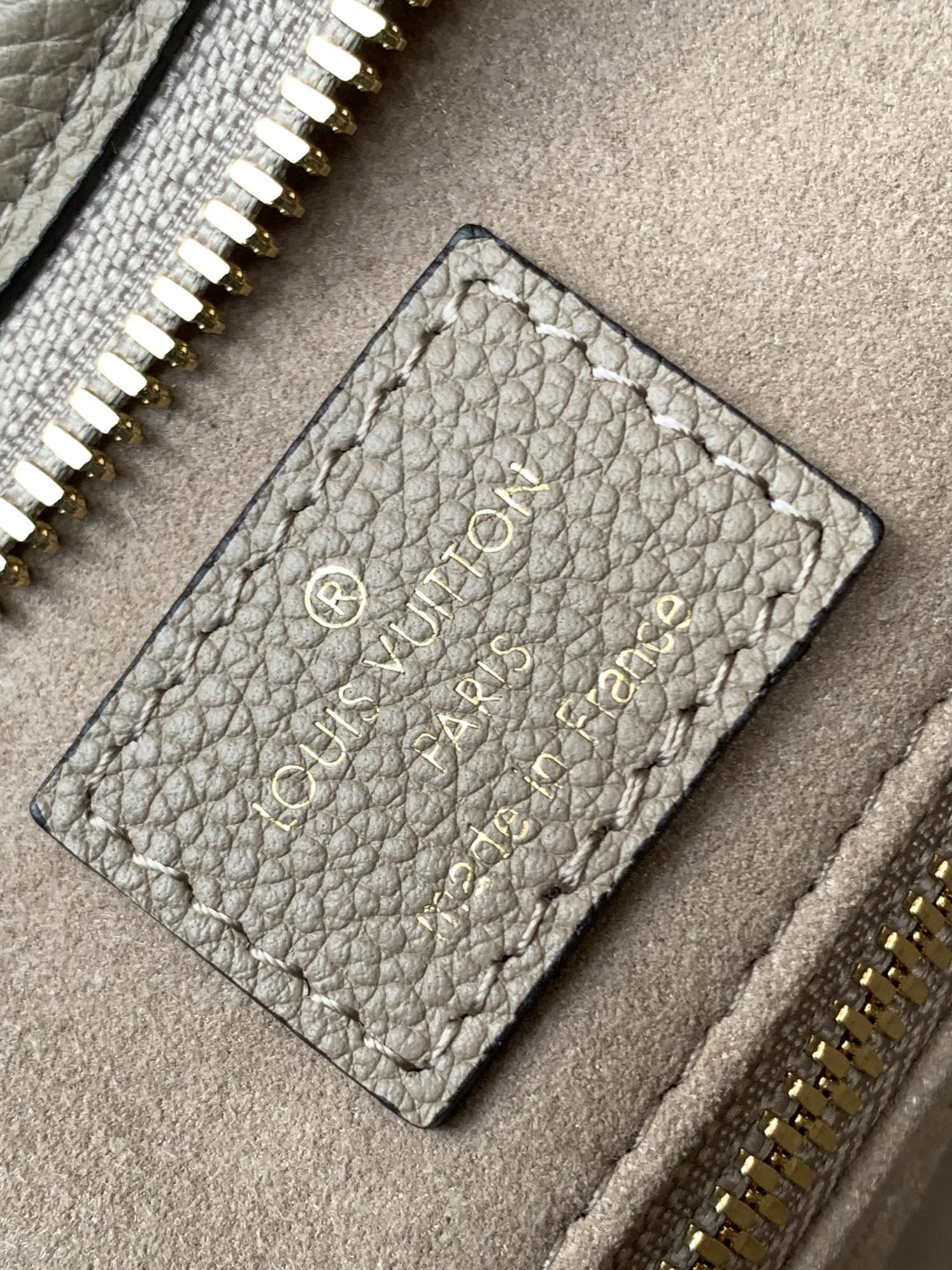 Louis Vuitton Basic Bag Cow Leather M-l