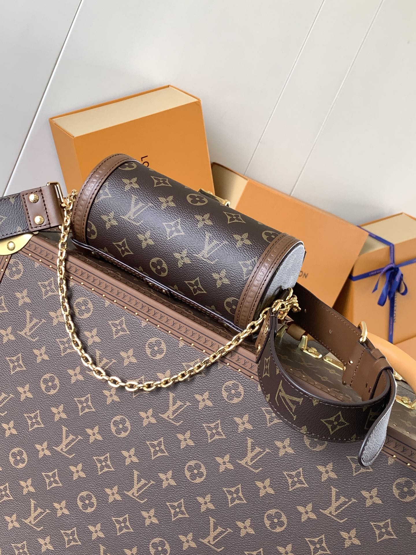 Louis Vuitton Basic Bag M-l-s