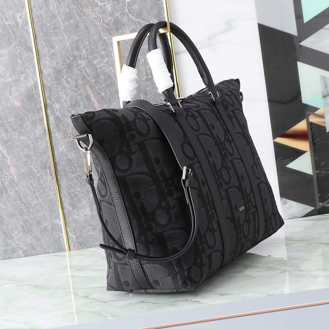 Dior Basic Bag Black M-l