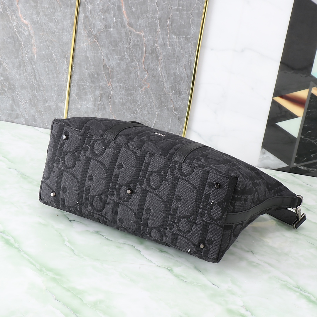 Dior Basic Bag Black M-l