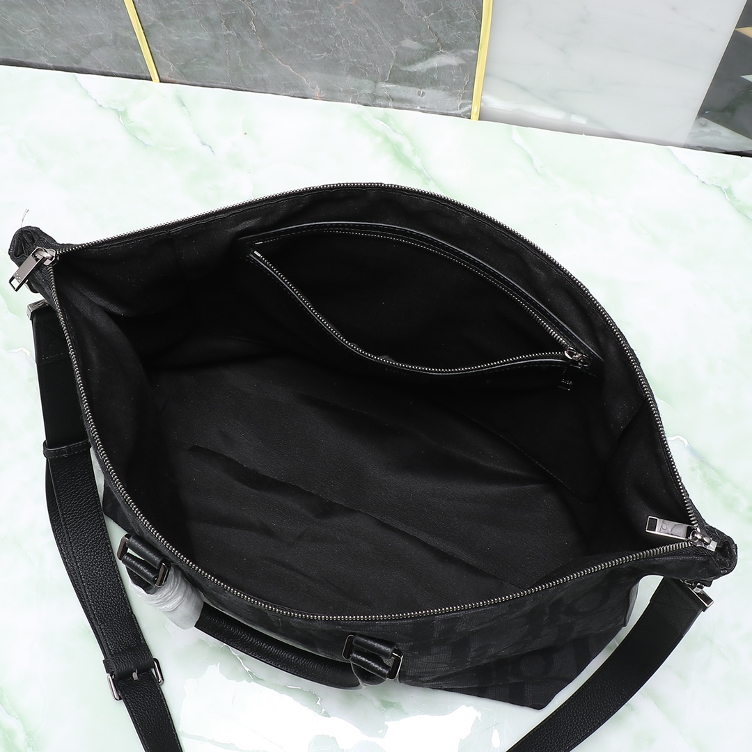 Dior Basic Bag Black M-l