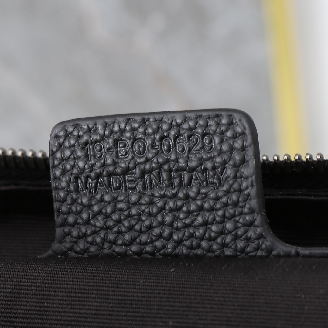 Dior Basic Bag Black M-l