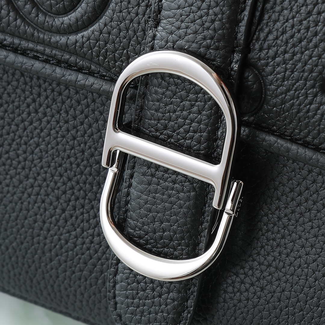 Dior Messenger Bag Cow Leather Black L-s-376l