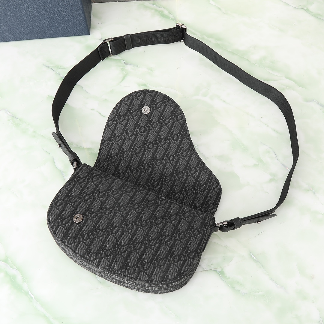 Dior Messenger Bag Cow Leather Black L-s