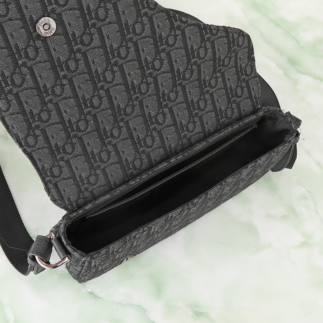 Dior Messenger Bag Cow Leather Black L-s