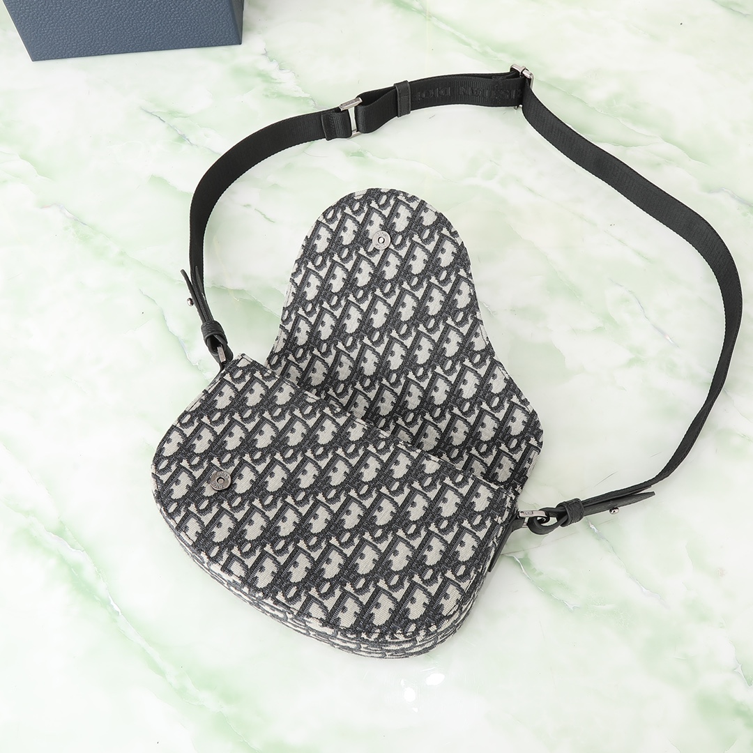 Dior Messenger Bag Cow Leather Black L-s