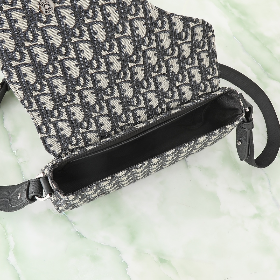 Dior Messenger Bag Cow Leather Black L-s