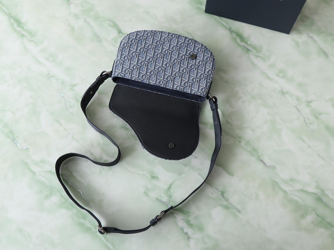 Dior Messenger Bag Cow Leather Blue L-s