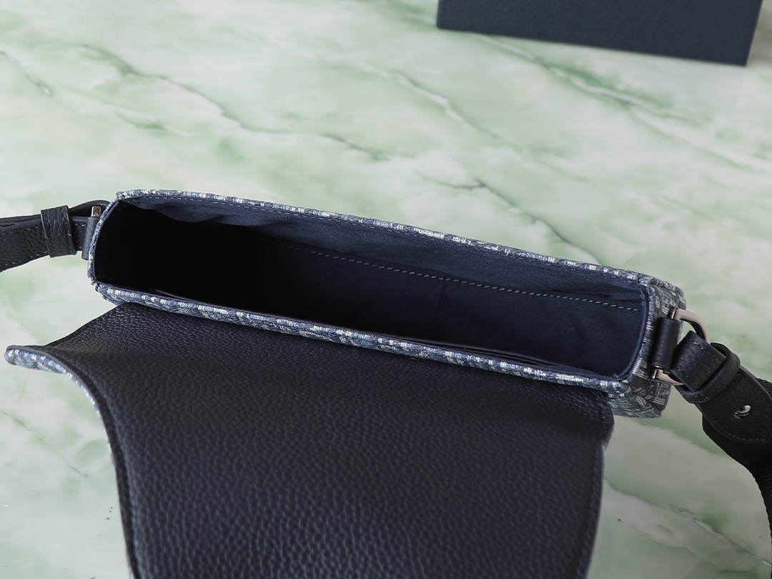 Dior Messenger Bag Cow Leather Blue L-s