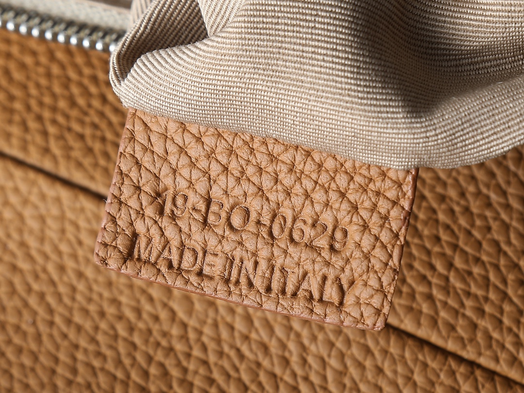 Dior Basic Bag Cow Leather Brown M-l