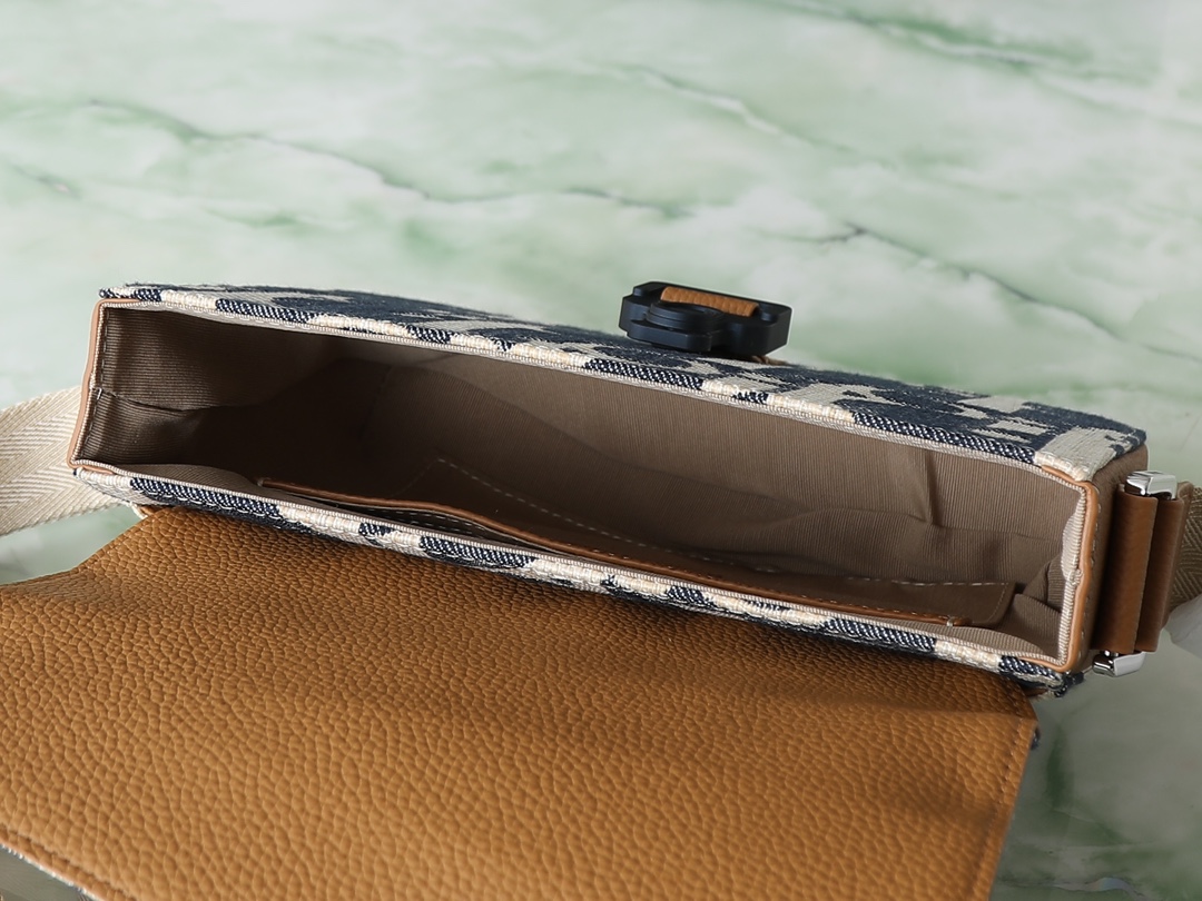 Dior Messenger Bag Cow Leather Brown M-l