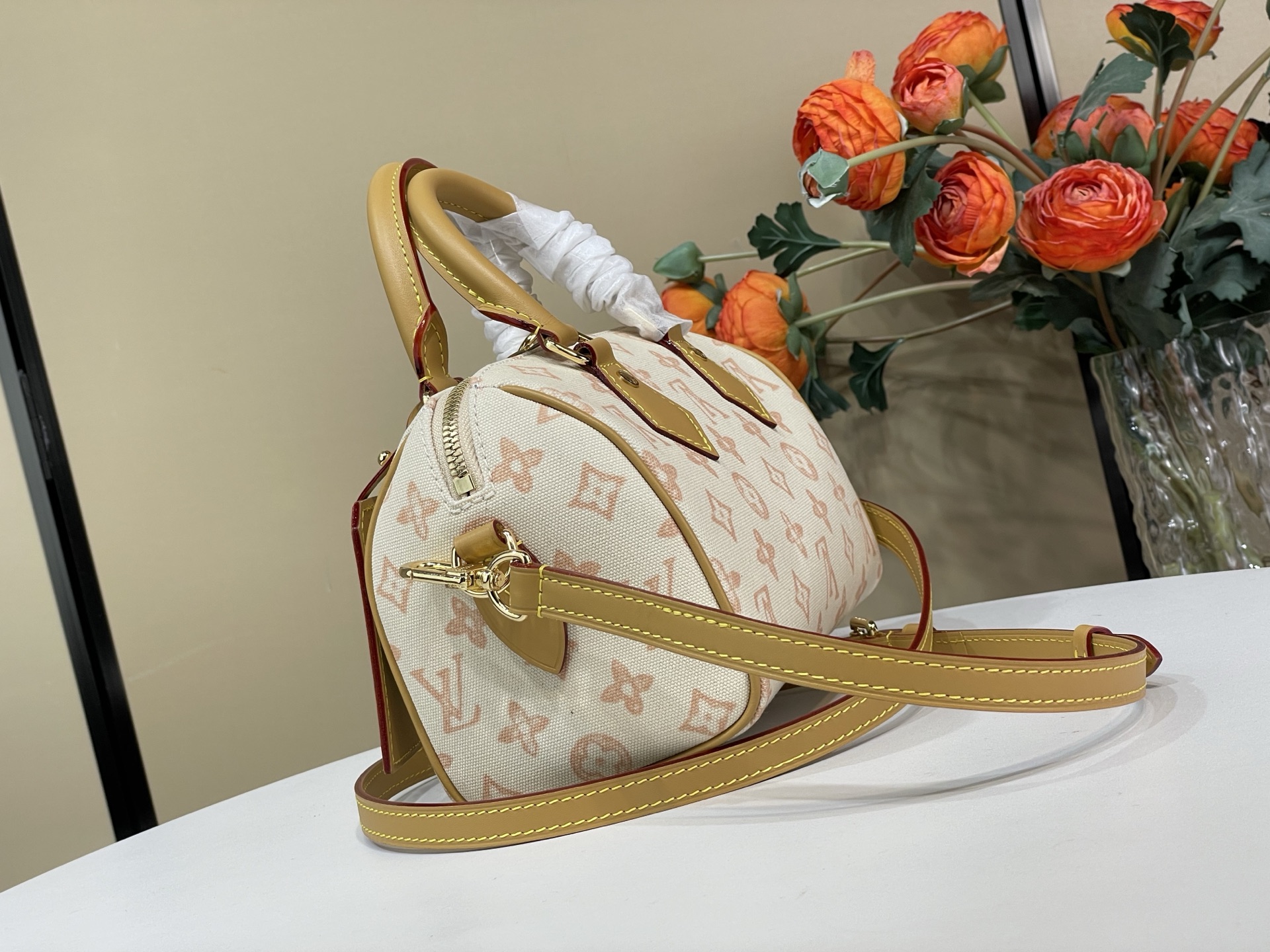 Louis Vuitton Basic Bag Cow Leather White M-l-s