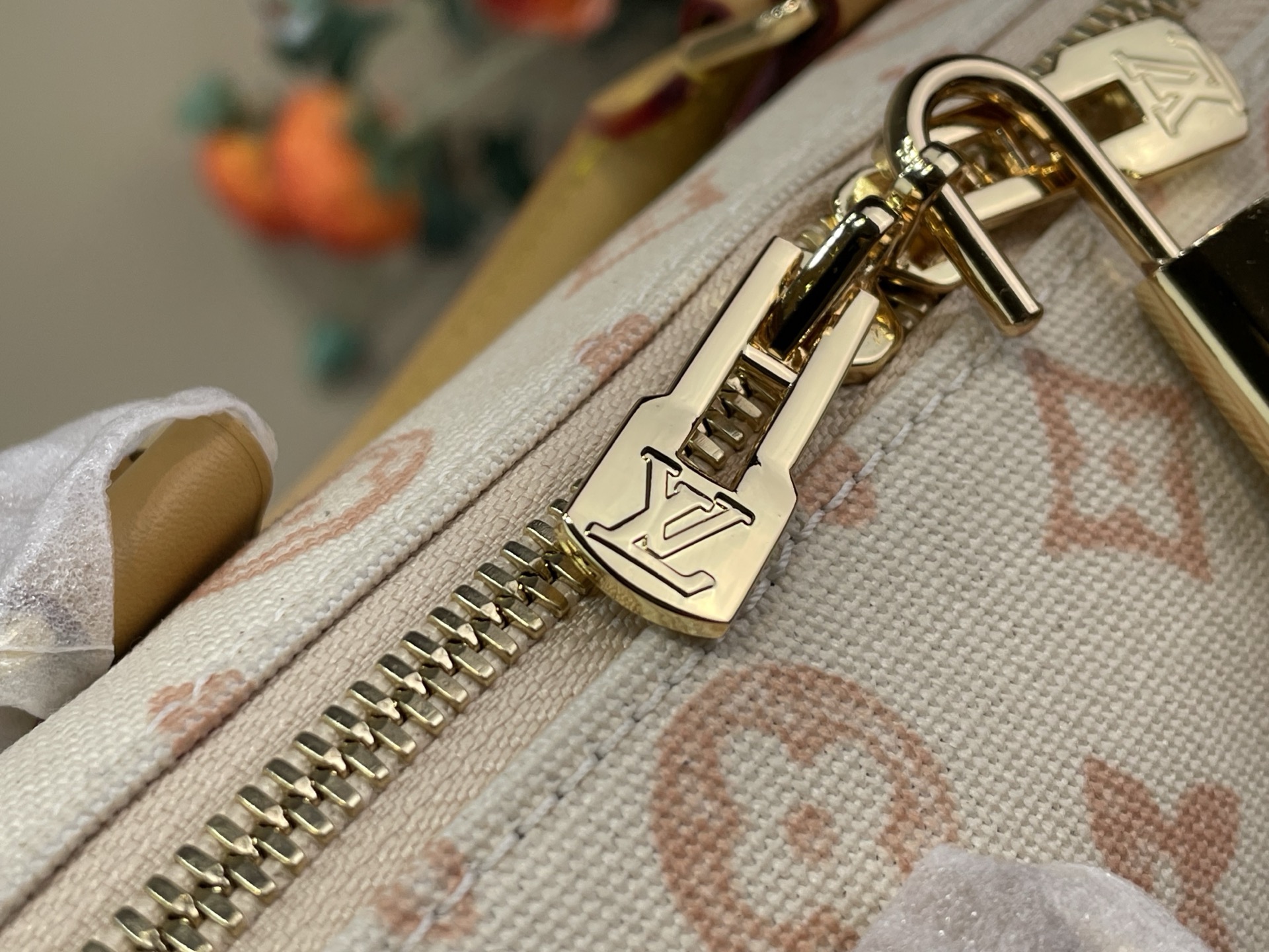 Louis Vuitton Basic Bag Cow Leather White M-l-s