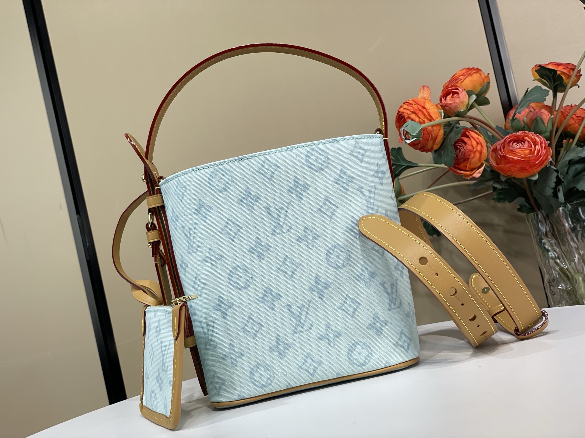 Louis Vuitton Basic Bag Canvas Gold M-l