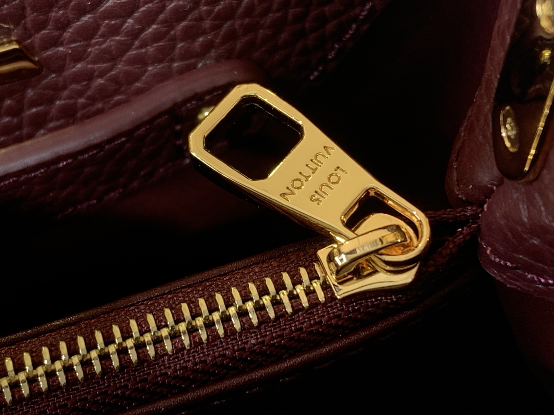 Louis Vuitton Basic Bag Gold M-l-s