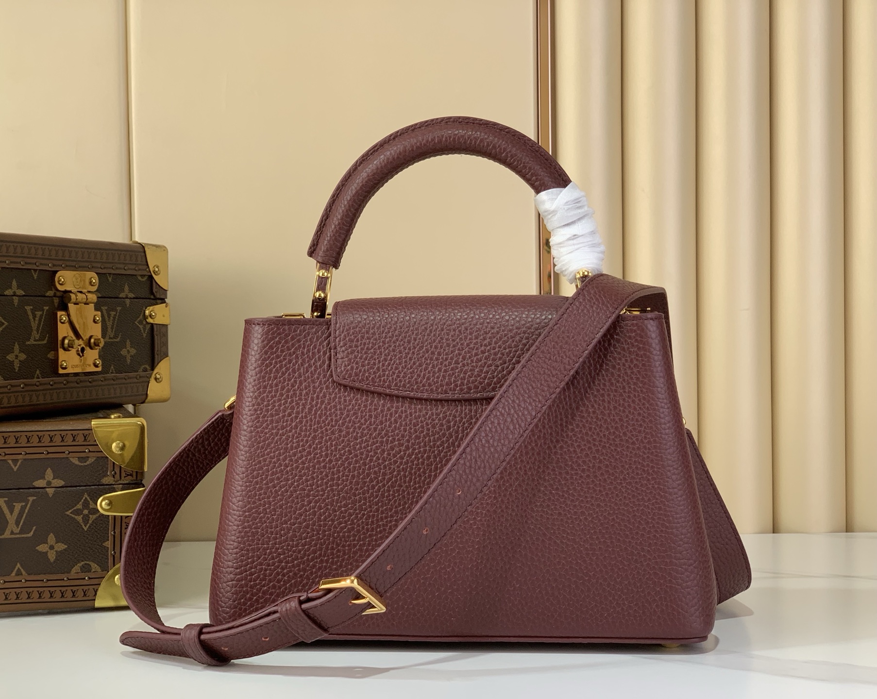 Louis Vuitton Basic Bag Gold M-l-s