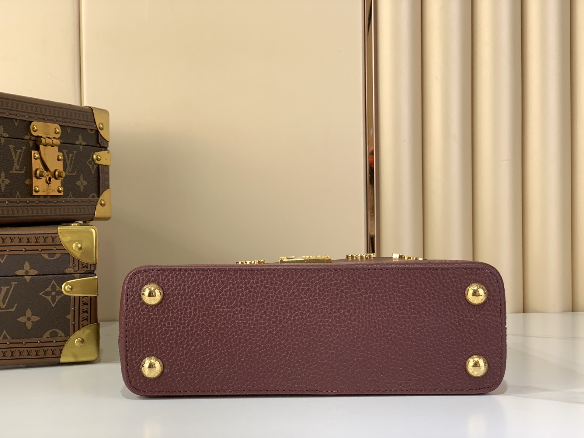 Louis Vuitton Basic Bag Gold M-l-s