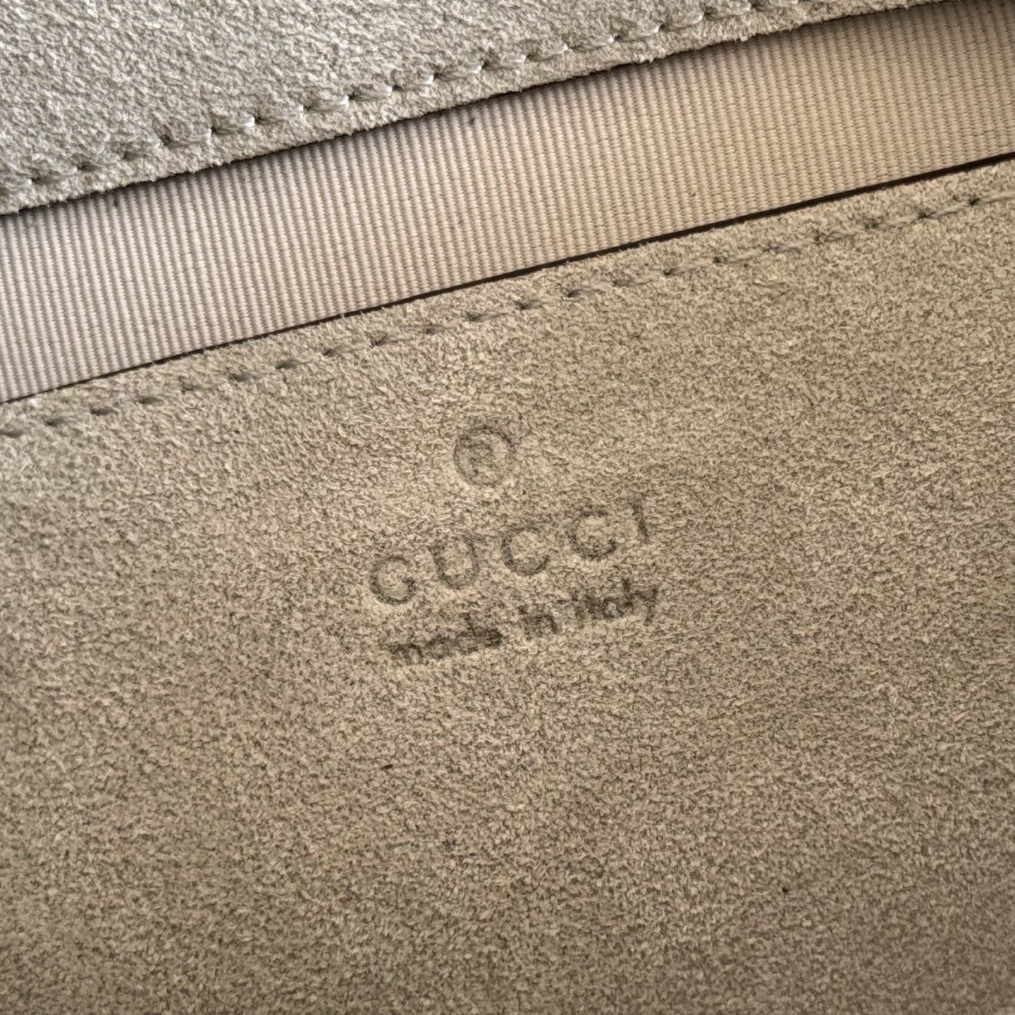 Gucci Shoulder Bag Gold M