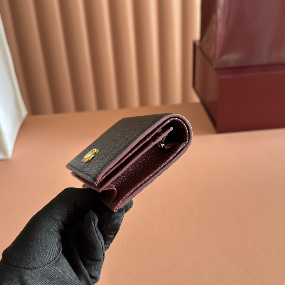 Gucci Basic Bag Cow Leather Gold M