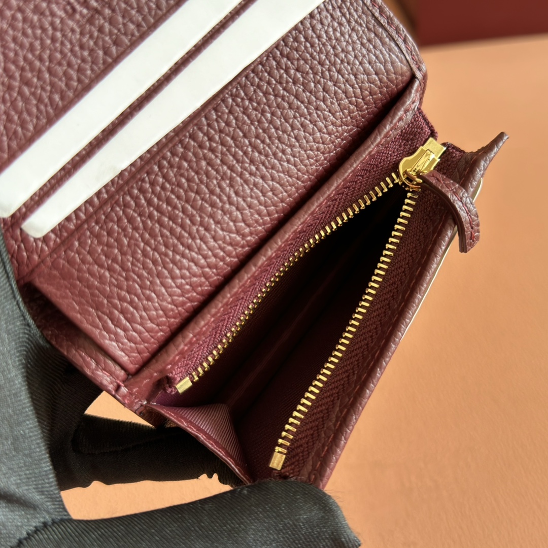 Gucci Basic Bag Cow Leather Gold M