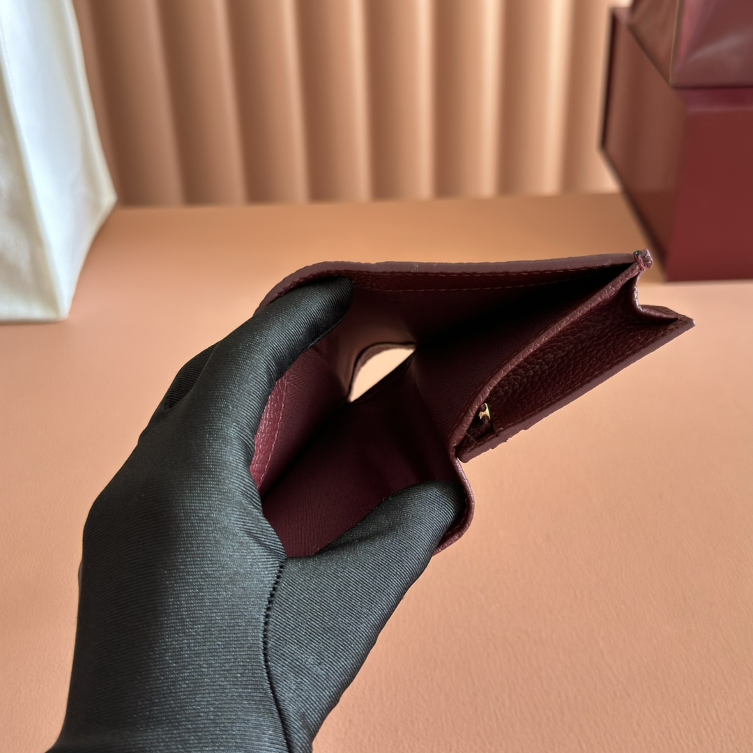 Gucci Basic Bag Cow Leather Gold M