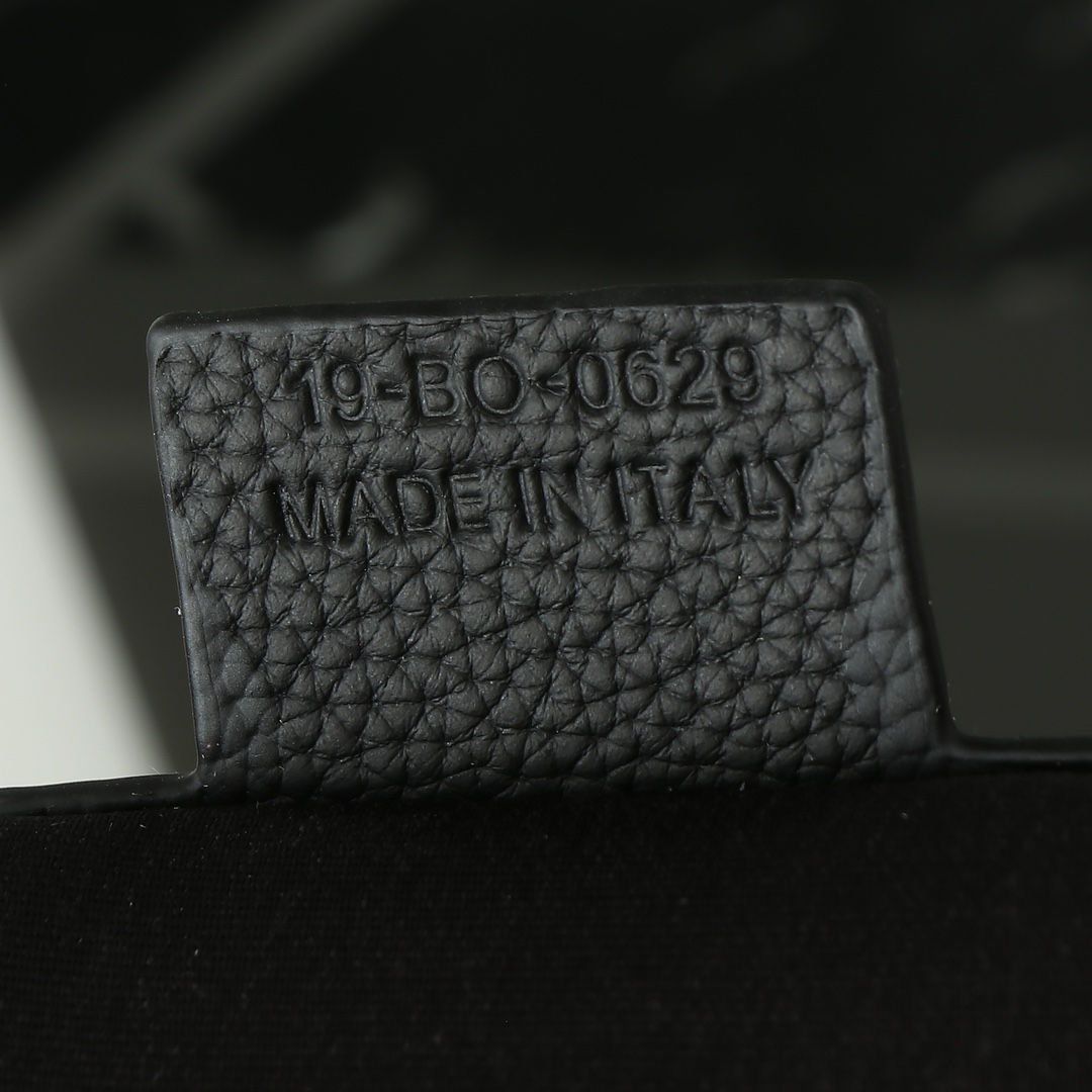 Dior Basic Bag Cow Leather Black L-s