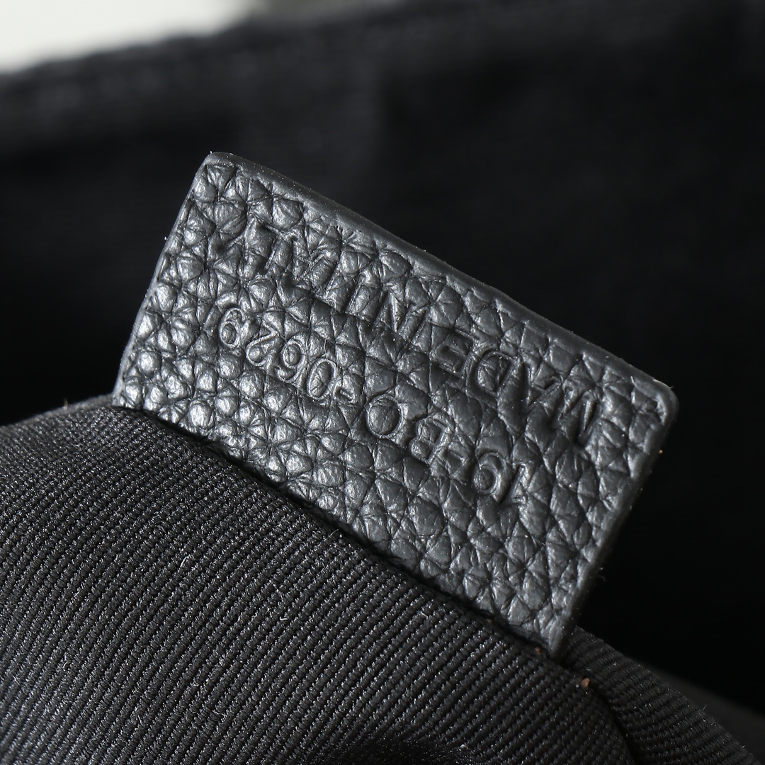 Dior Shoulder Bag Cow Leather Black L-s