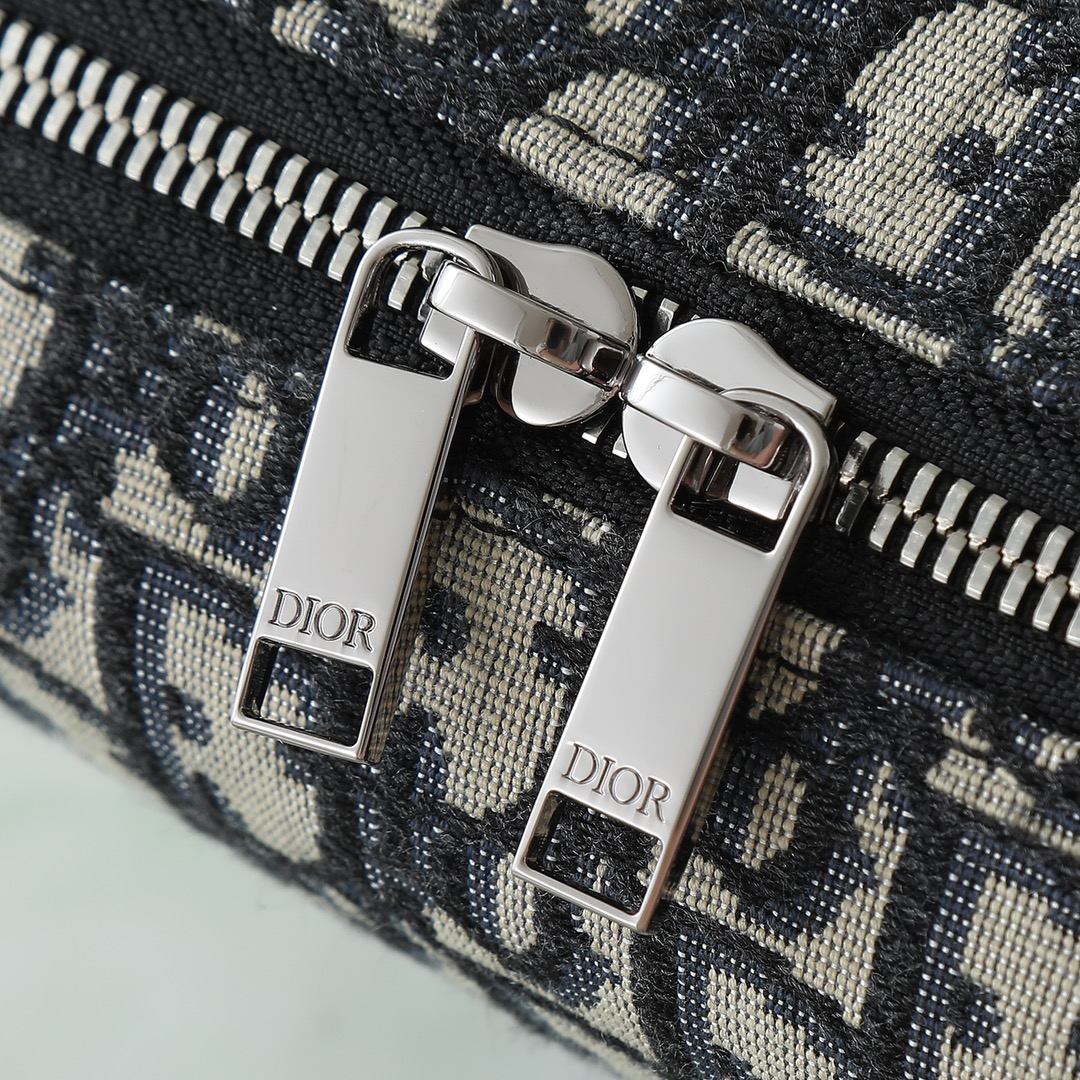 Dior Clutch Bag Cow Leather Black L-s