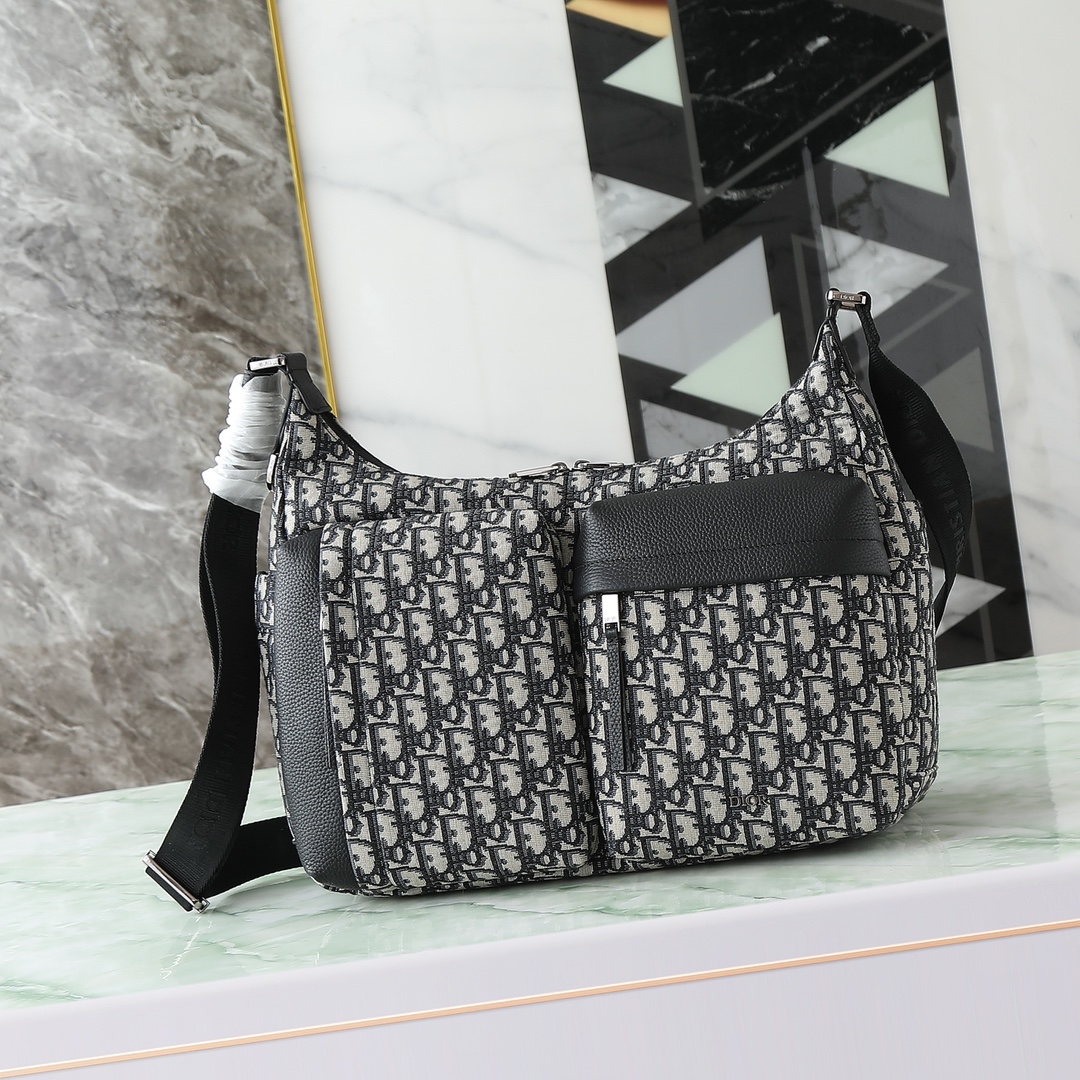 Dior Basic Bag Cow Leather Black M-l-s