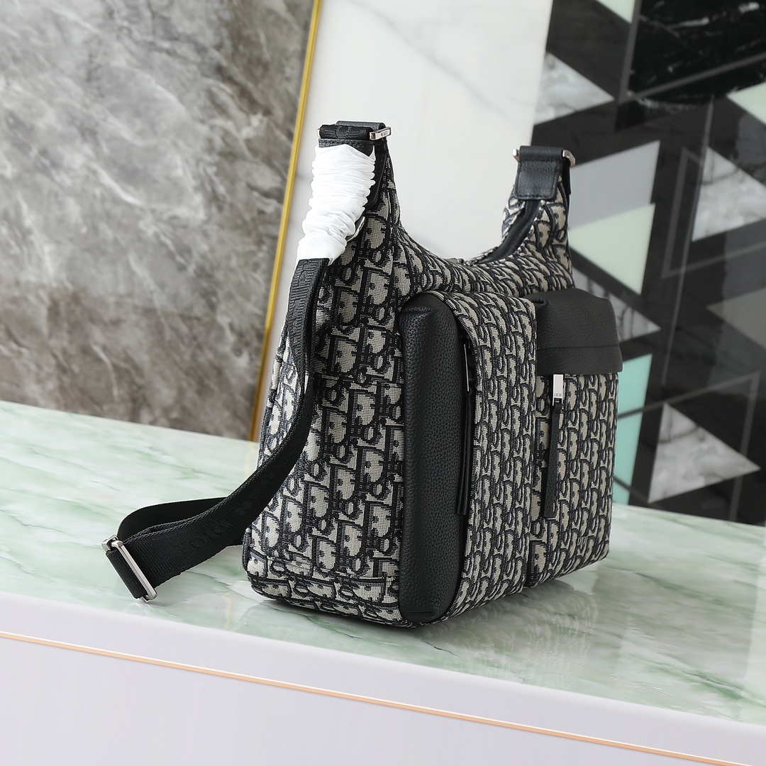 Dior Basic Bag Cow Leather Black M-l-s