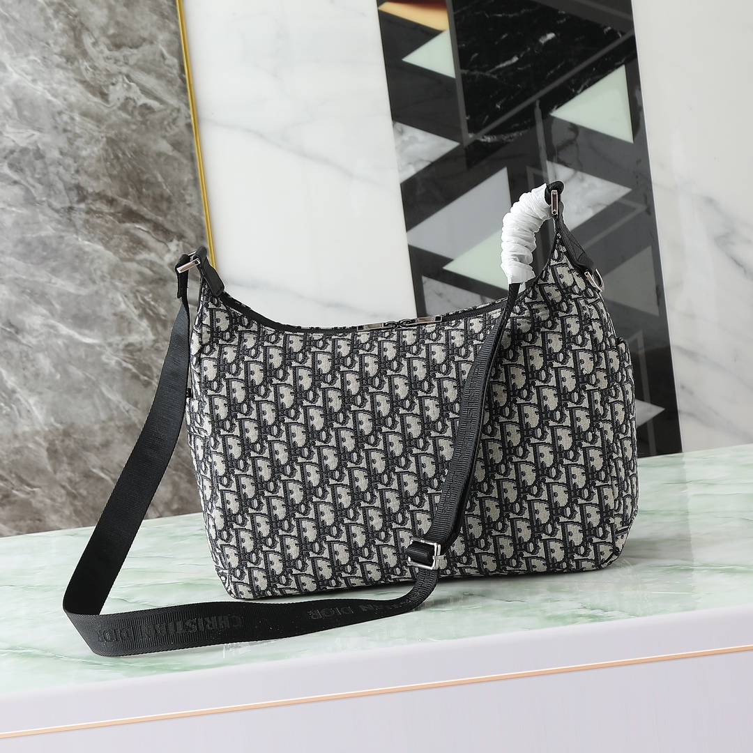 Dior Basic Bag Cow Leather Black M-l-s